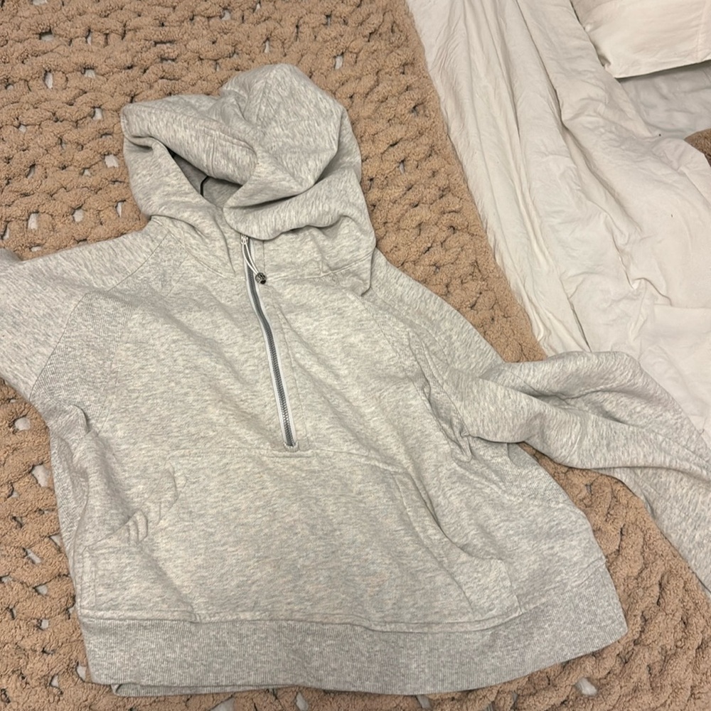Lululemon cropped scuba hoodie medium